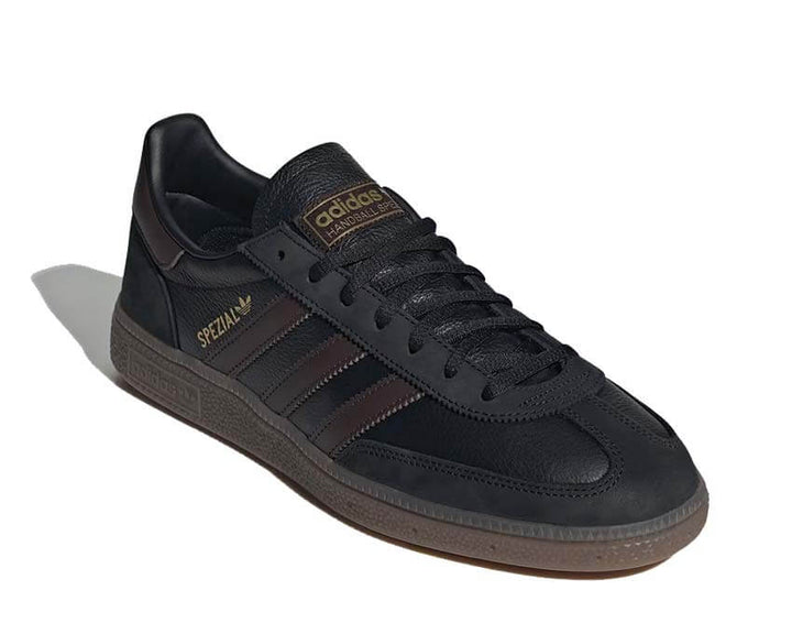 Sports shoes for handball made of dark brown suede