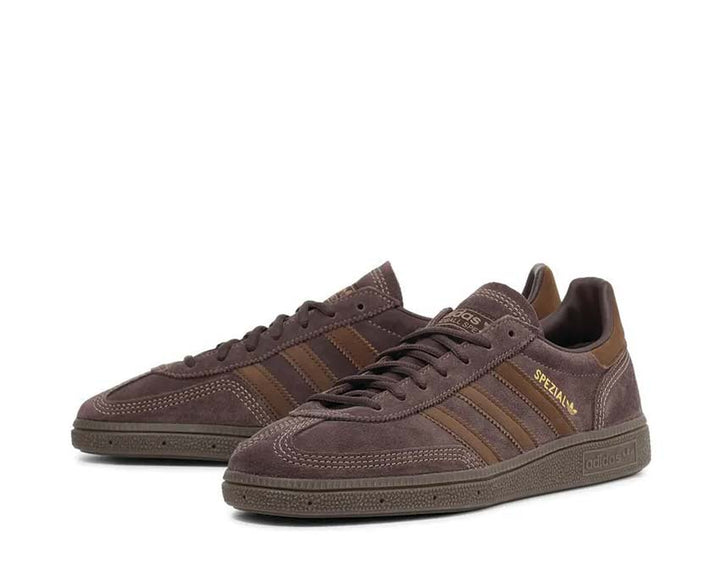 Sports shoes for handball in dark brown