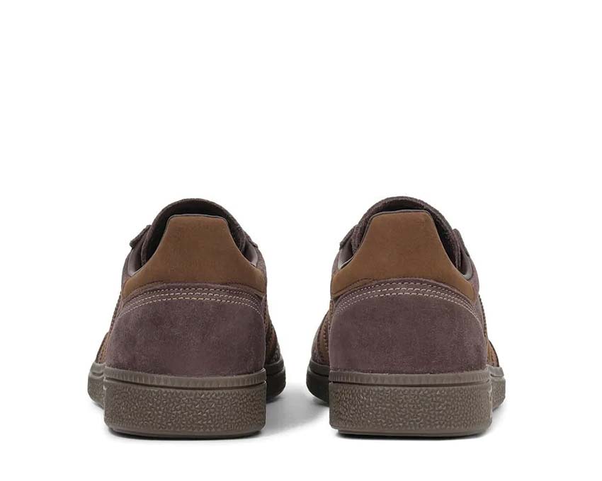 Sports shoes for handball in dark brown