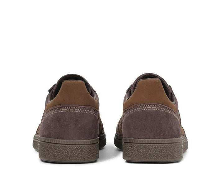 Sports shoes for handball in dark brown