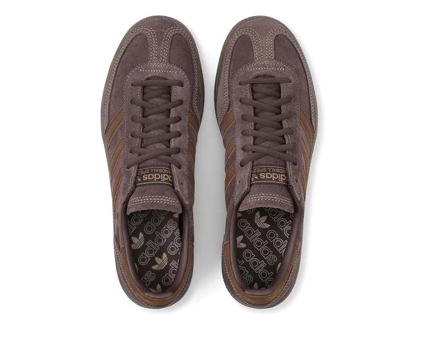 Sports shoes for handball in dark brown