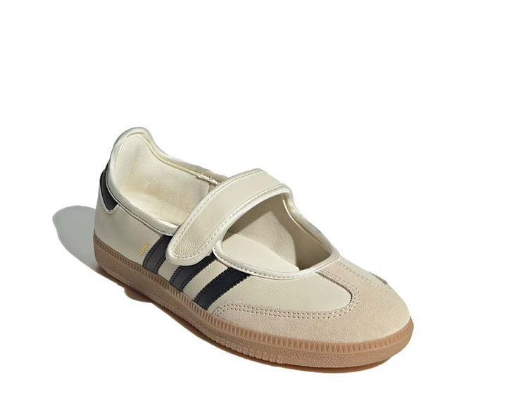 Leather sneakers in cream colour with rubber sole