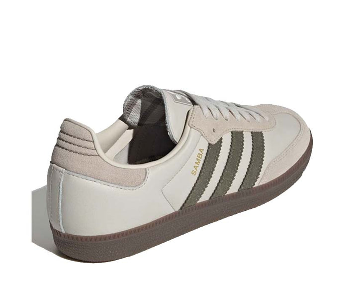 Classic sneakers made of leather and rubber in aluminium colour.