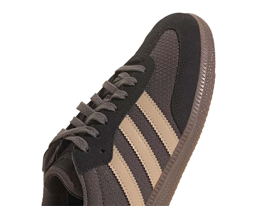 Classic Leather Trainers in Khaki