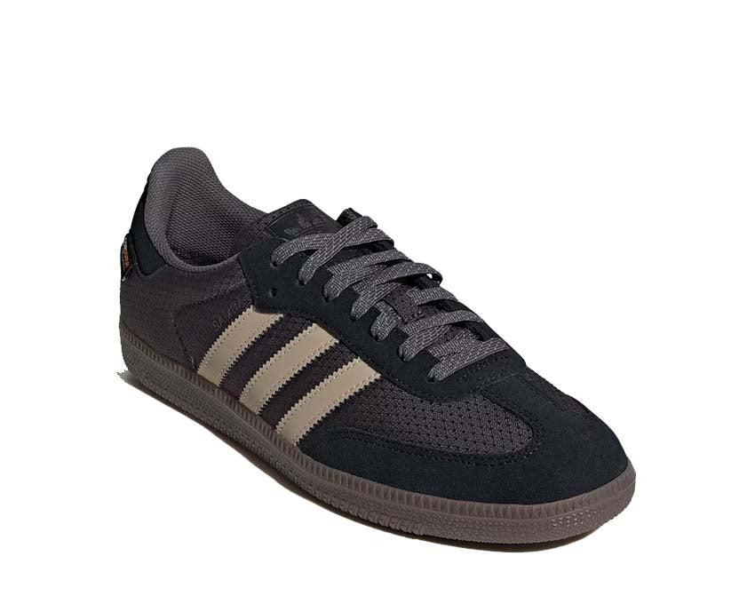 Classic Leather Trainers in Khaki