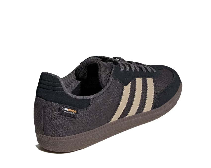 Classic Leather Trainers in Khaki