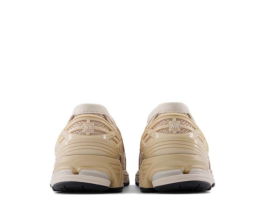 Running shoes 1906L in biscuit colour