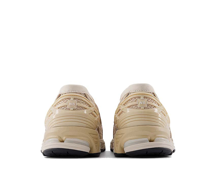 Running shoes 1906L in biscuit colour