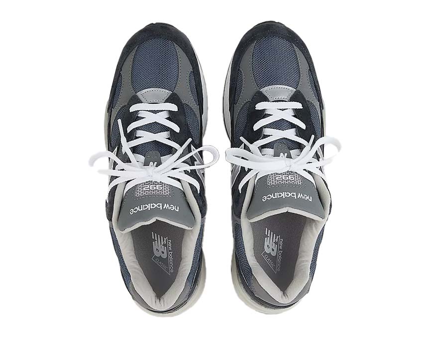Sports shoes made of leather and fabric, navy blue, produced in the United States.