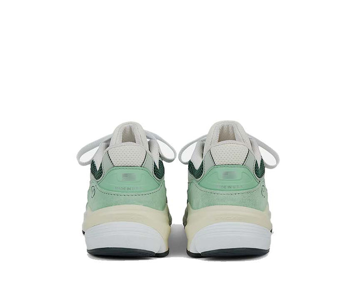 Sports shoes made of leather and fabric with cushioned sole, natural mint colour, made in the USA