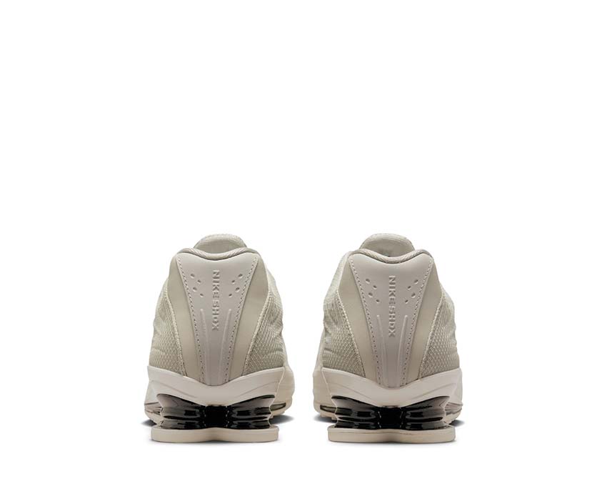 Sports shoes with cushioning in light bone colour