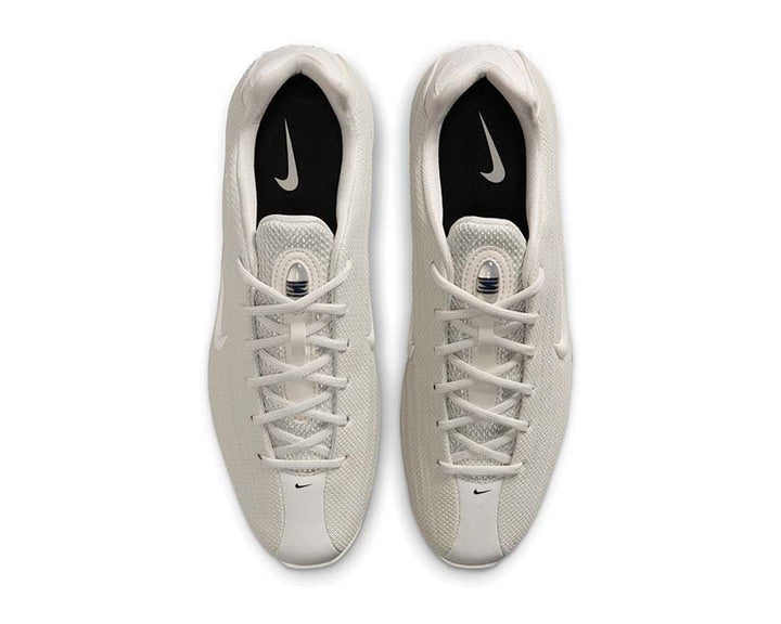 Sports shoes with cushioning in light bone colour