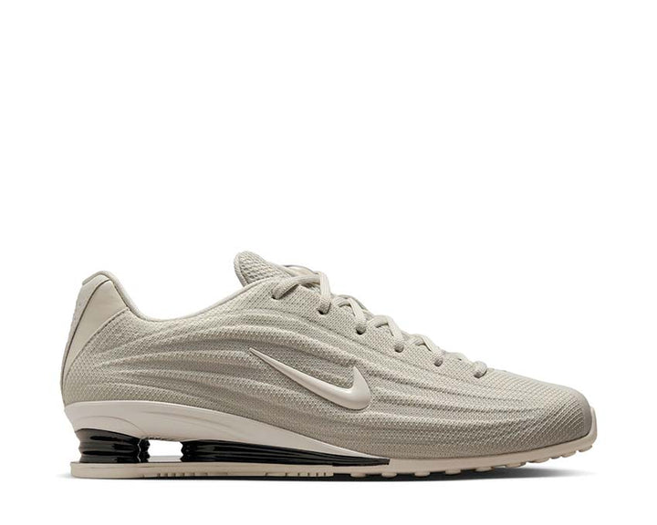 Sports shoes with cushioning in light bone colour