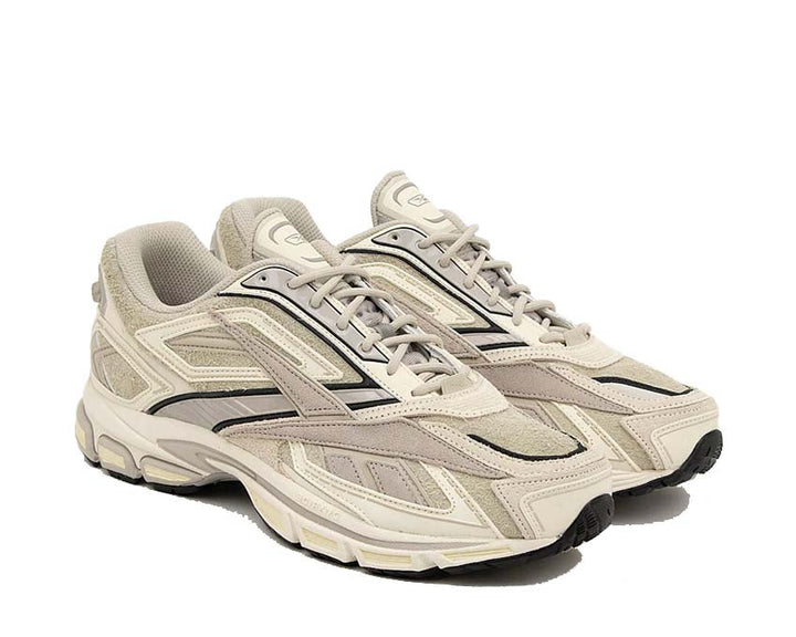 Running shoes for asphalt in oat shade