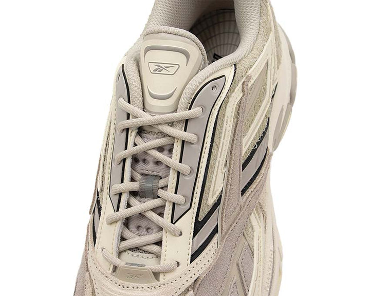 Running shoes for asphalt in oat shade